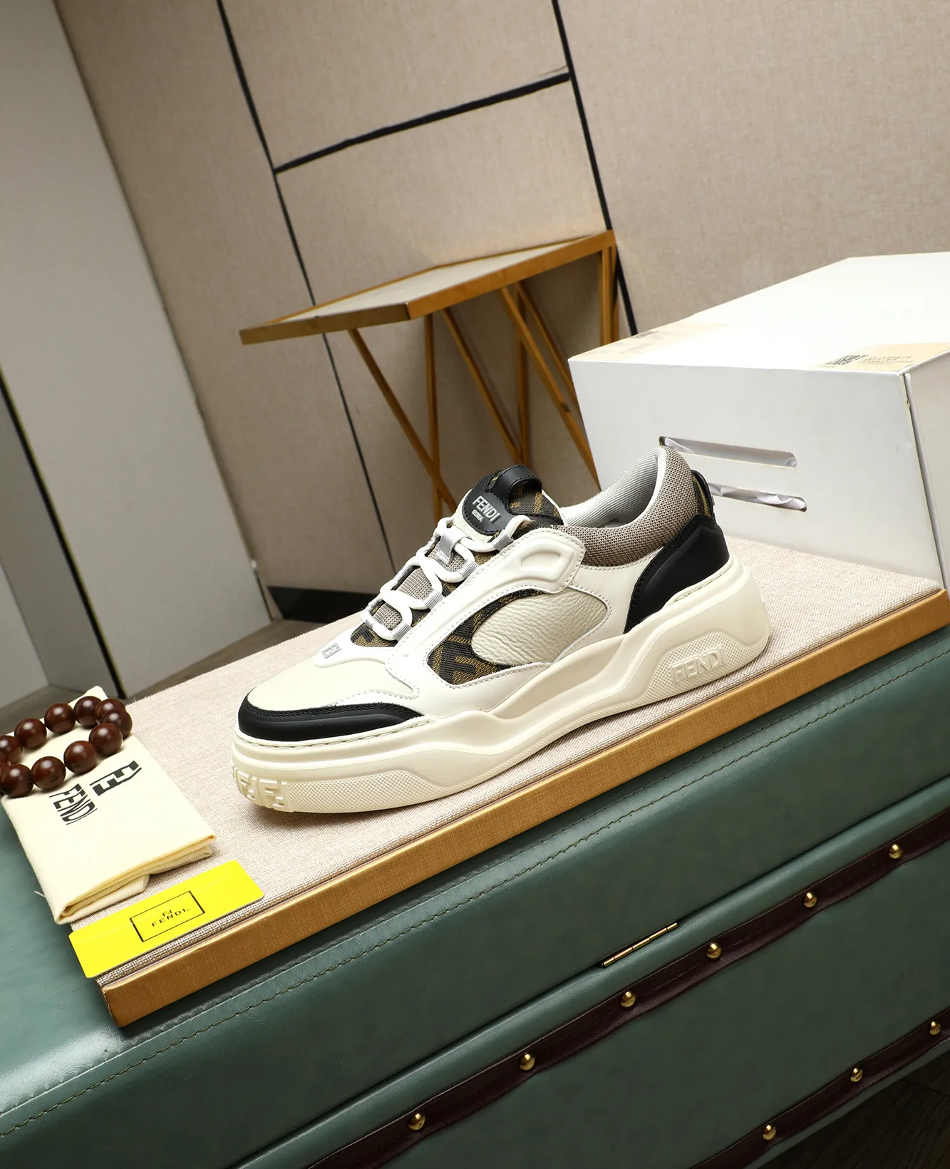 Men's shoes 💰760 [FENDI] Fendi - High-end quality original casual sports shoes - Upper: Nappa calfskin, pebbled calfskin, tongue and heel; injection molded brand logo plastic module - Lining: brand canvas - Outsole: ultra-light TPR foam·rubber; molded outsole -Super high quality control·Fine workmanship: highlighted (high-end·luxury·grade) -Size :39-44 (38, 45, can be customized)
